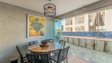 Apartamento básico | Opções para refeição ao ar livre