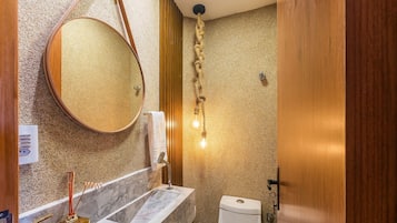 Basic Apartment | Bilik Mandi