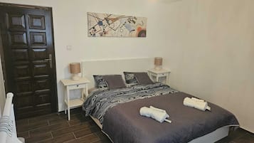 1 quarto, Wi-Fi de cortesia, roupa de cama