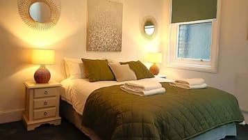 Iron/ironing board, WiFi, bed sheets