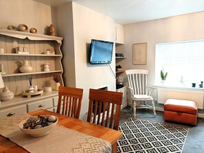 Interior - Cosy cottage (5 Alkington Road) (Whitchurch)