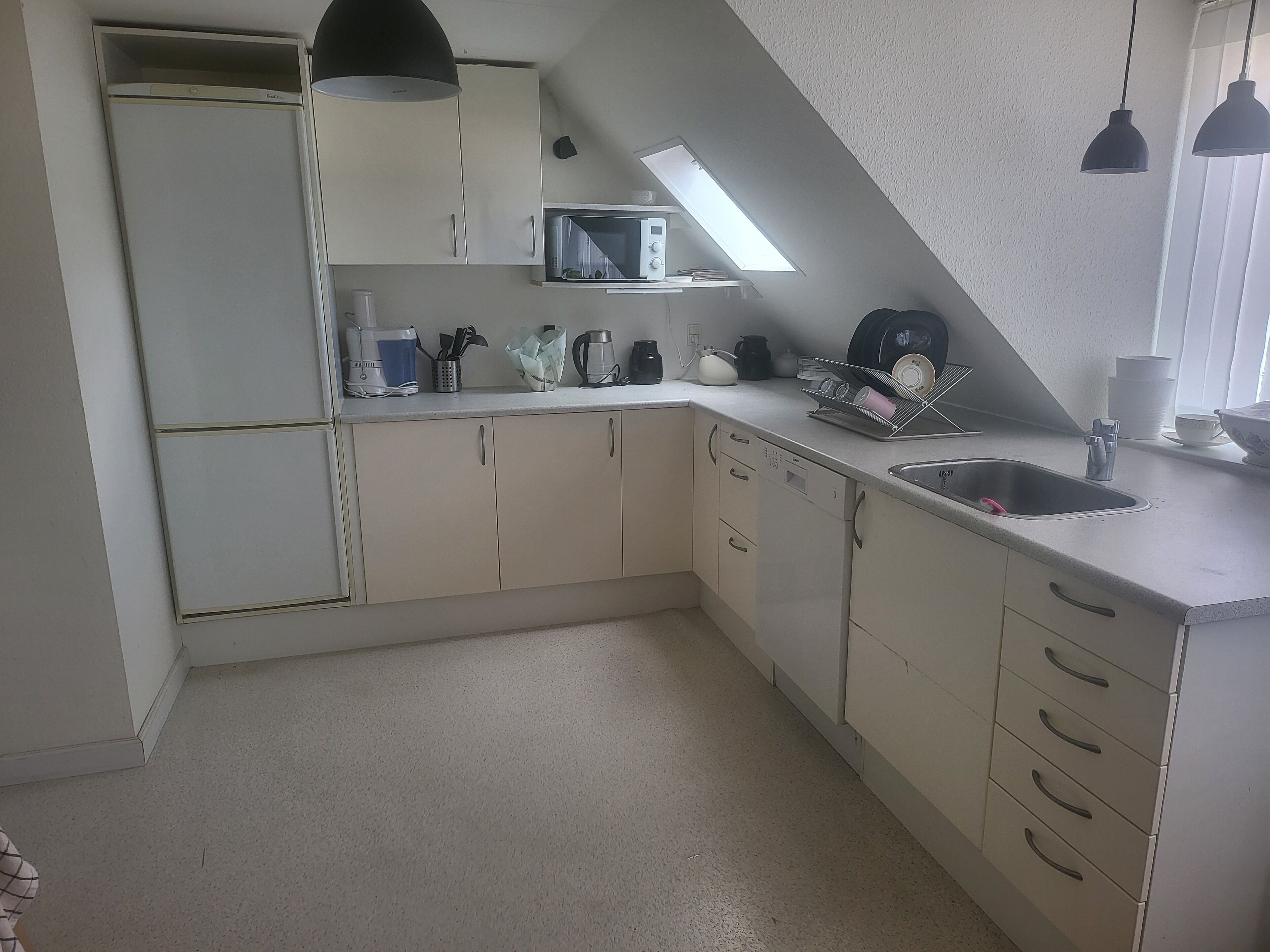 Micro-ondes, four, plaque de cuisson, lave-vaisselle