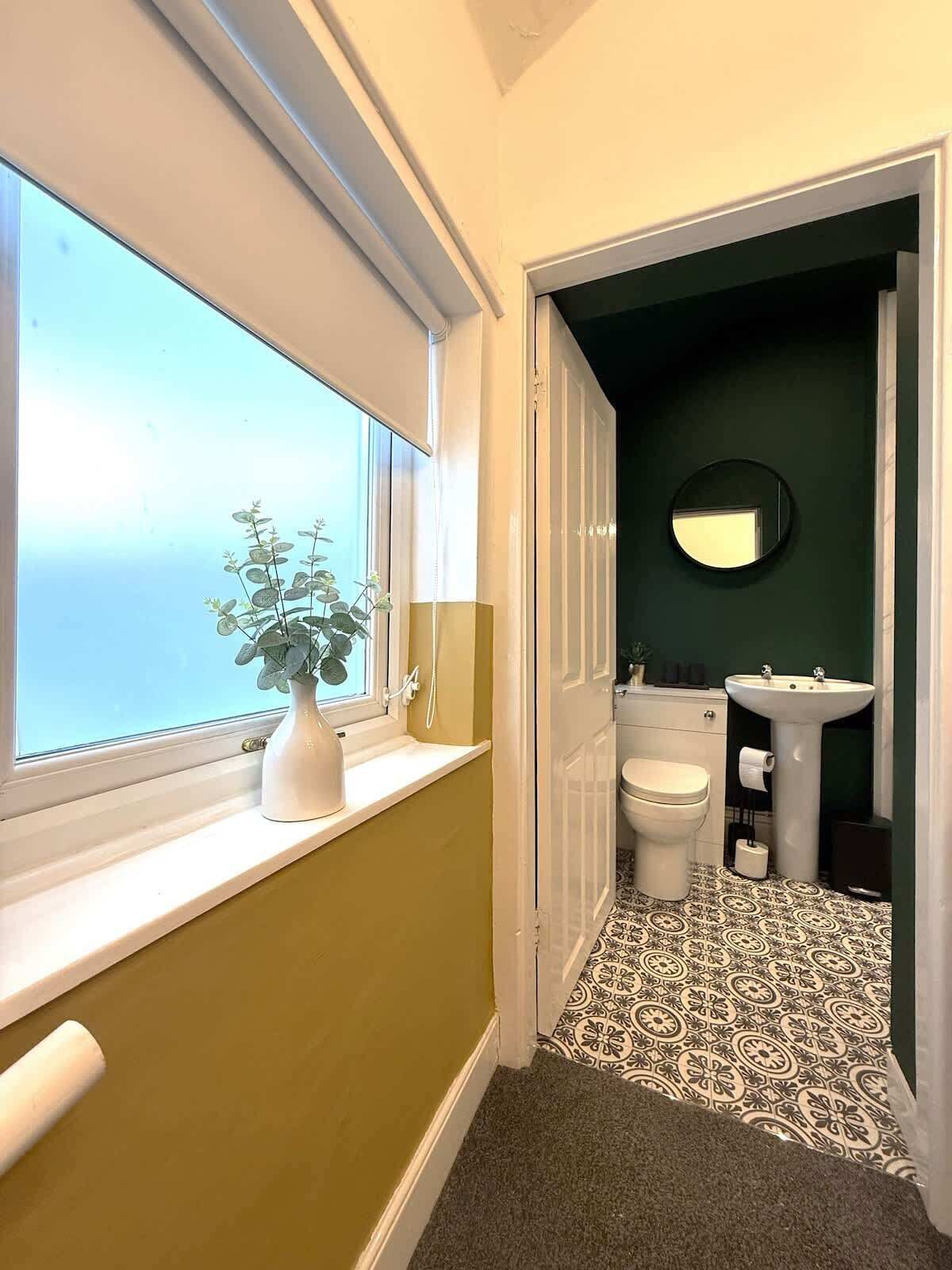 Hårføner, håndklær, såpe og toalettpapir