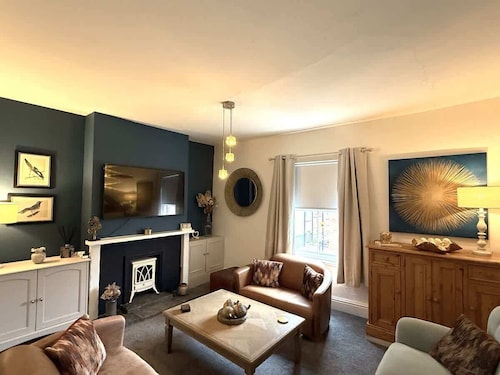 The Whitchurch Apartment- The Painted Rooms
