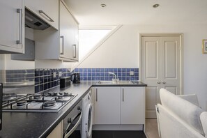Private kitchen - Moulsham Apartment by Stays Accommodation (Chelmsford)