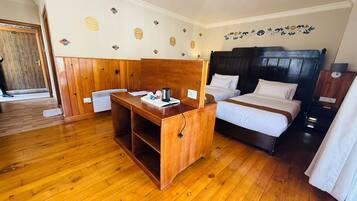 Chambre Deluxe Double ou avec lits jumeaux, balcon, vue montagne