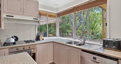 Natures Haven Wentworth Falls with Sauna & Pool