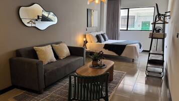 Seprai premium, selimut bulu angsa, minibar, dan Wi-Fi gratis