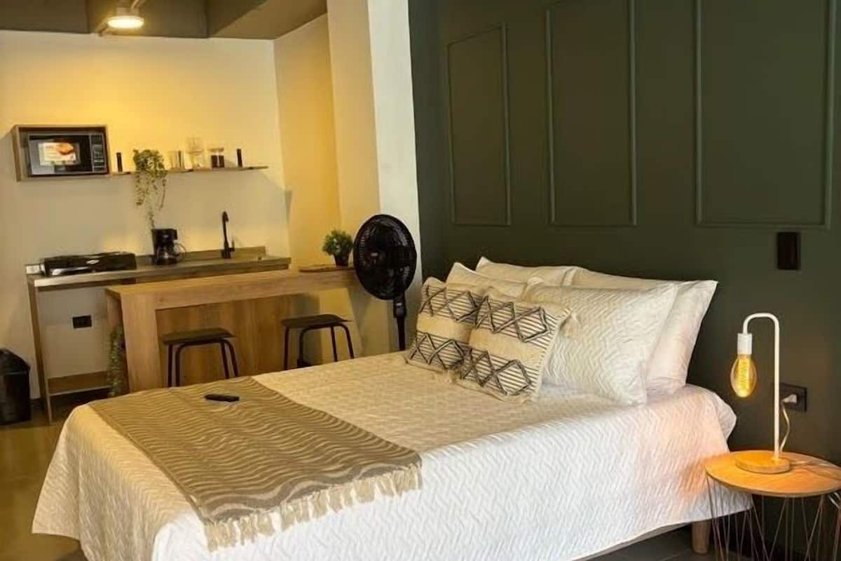 Deluxe Studio, 1 Double Bed, Kitchenette