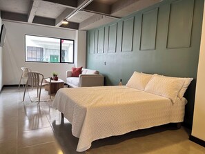 Biancheria da letto di alta qualità, copriletto in piuma, minibar