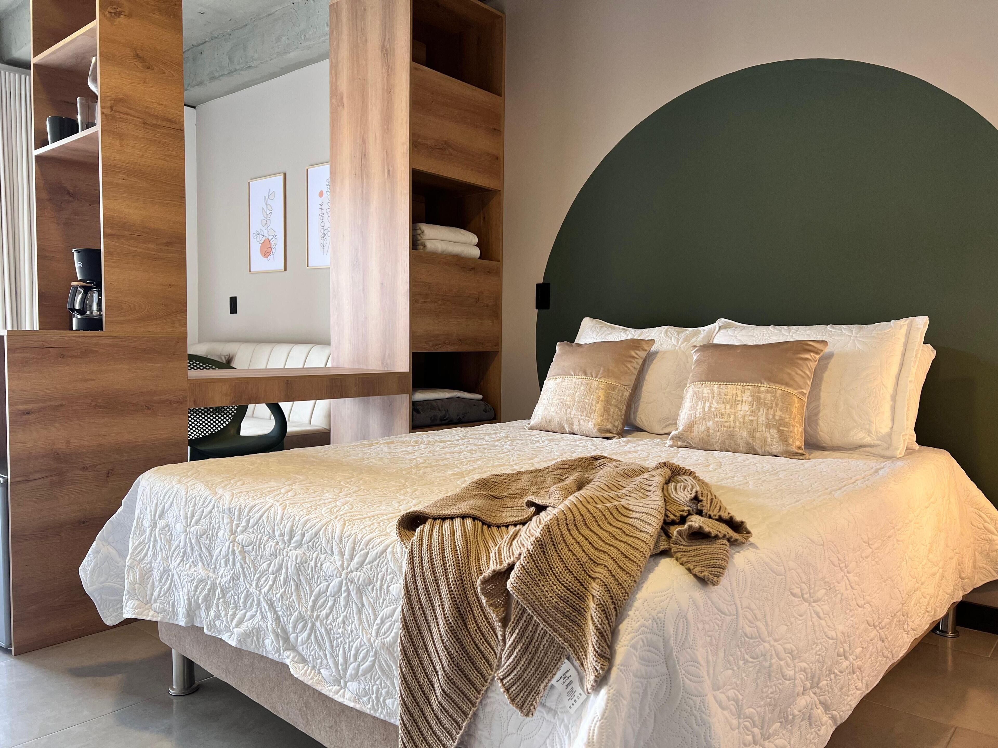 Premium bedding, down duvets, minibar, free WiFi
