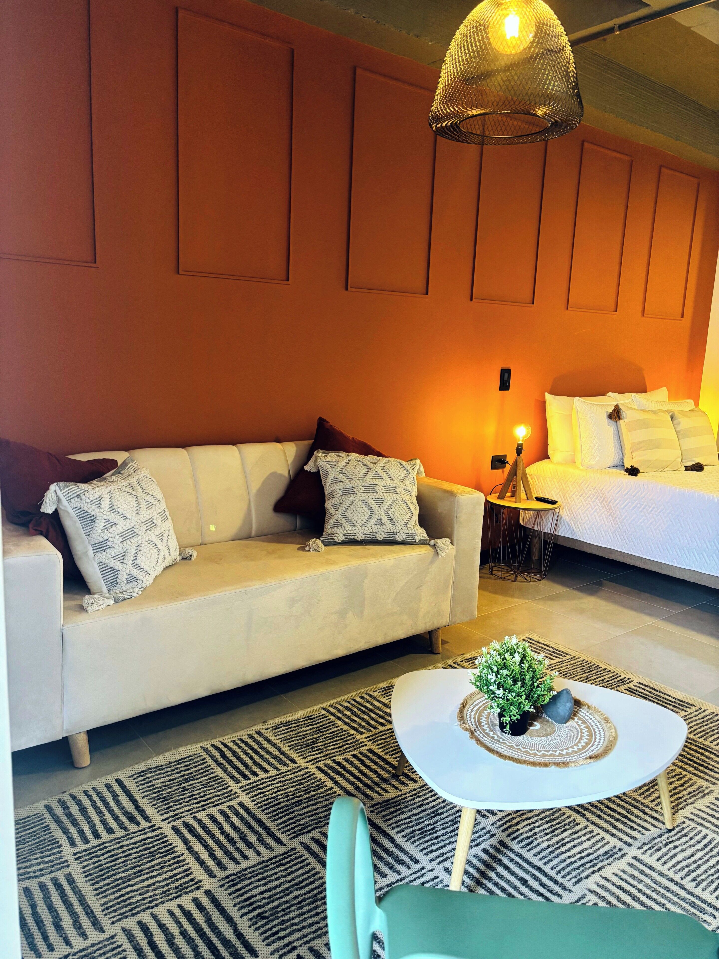 Premium bedding, down comforters, minibar, free WiFi