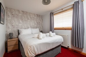 4 bedrooms, iron/ironing board, free WiFi, bed sheets - Seascape Apartment | Crail (Crail)