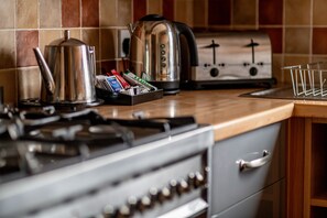 Fridge, microwave, oven, dishwasher - Seascape Apartment | Crail (Crail)