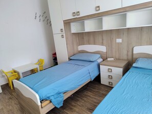 2 makuuhuonetta, vuodevaatteet
