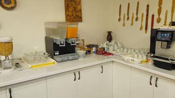 Free daily buffet breakfast