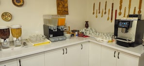 Free daily buffet breakfast - Hotel Ilinca (Jupiter)