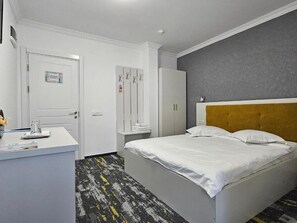 Deluxe Double Room, Balcony, City View | Desk, free WiFi - Hotel Ilinca (Jupiter)