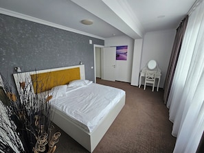 Family Apartment, Balcony, City View - Hotel Ilinca (Jupiter)