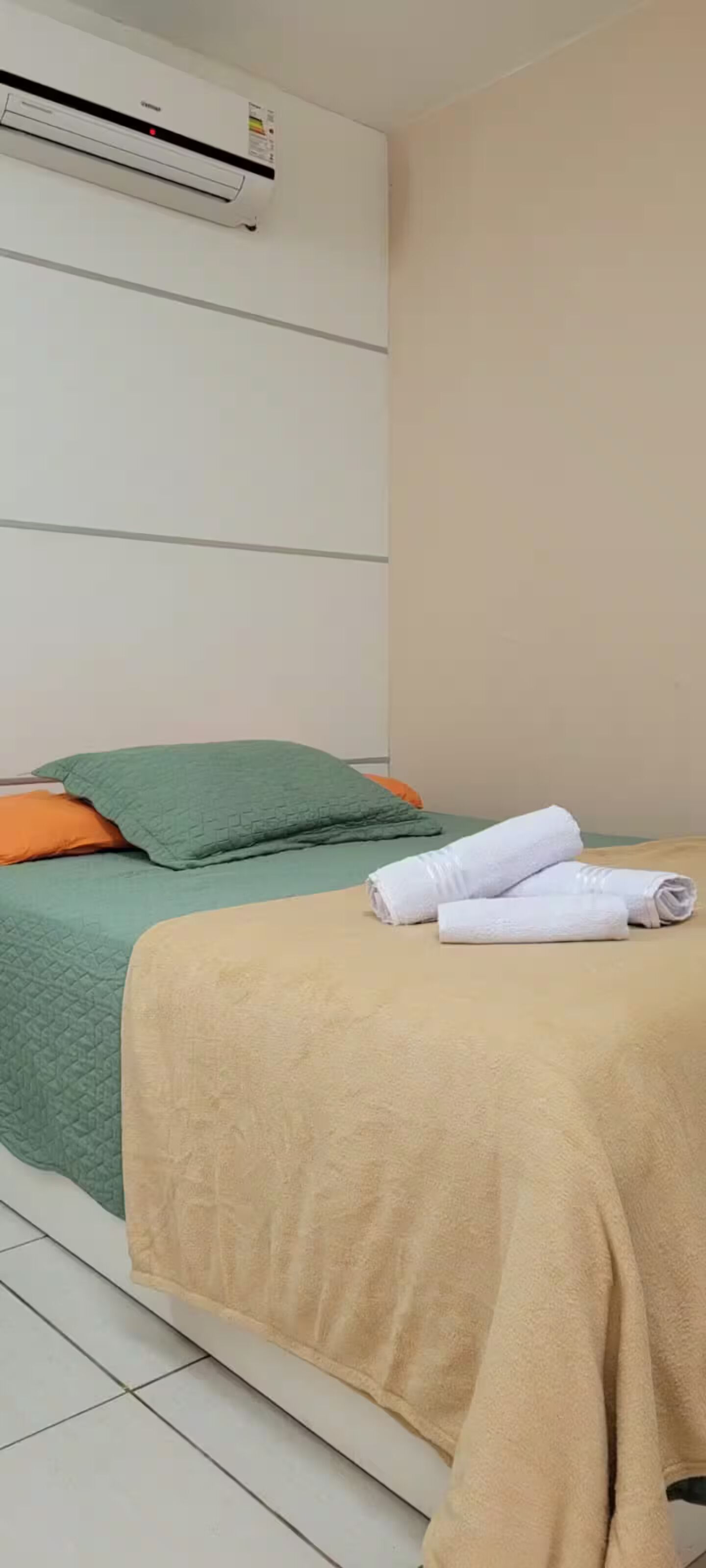 1 dormitorio, tabla de planchar con plancha, wifi gratis y ropa de cama