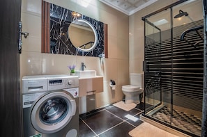 Suite básica | Baño | Toallas y papel de baño 