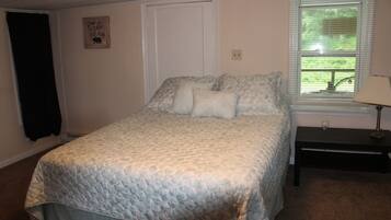 2 dormitorios, tabla de planchar con plancha, cuna de viaje