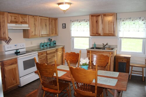 Cabin along Swift Run River, in Stanardsville, perfect for a relaxing getaway