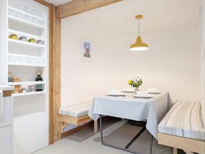Dining - The Nest at Severels -  an annexe that sleeps 4 guests  in 2 bedrooms (Runcton)