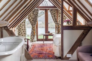 Casa, camere multiple, fumatori, balcone | 10 camere