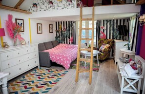 Maison, plusieurs chambres, fumeurs, balcon | 10 chambres