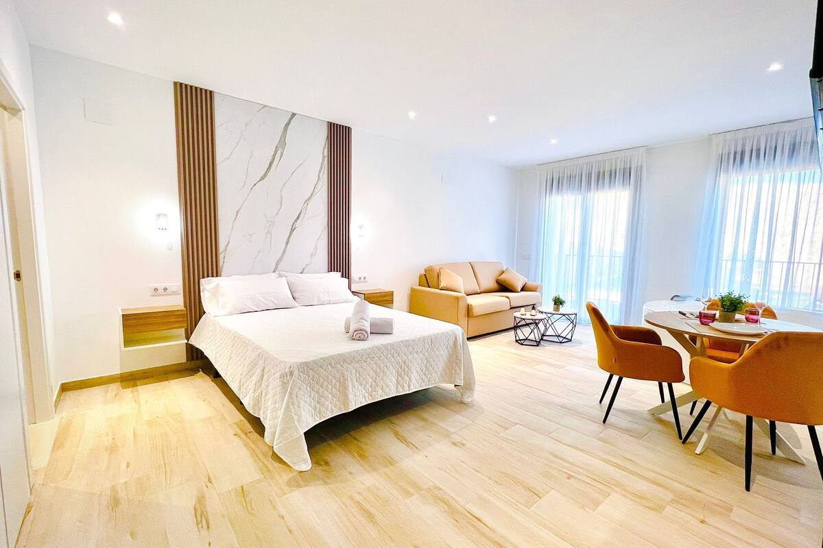 Premium bedding, down comforters, Select Comfort beds, desk