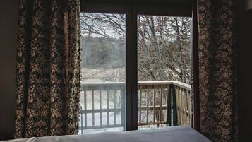 Blackout drapes, iron/ironing board, free WiFi