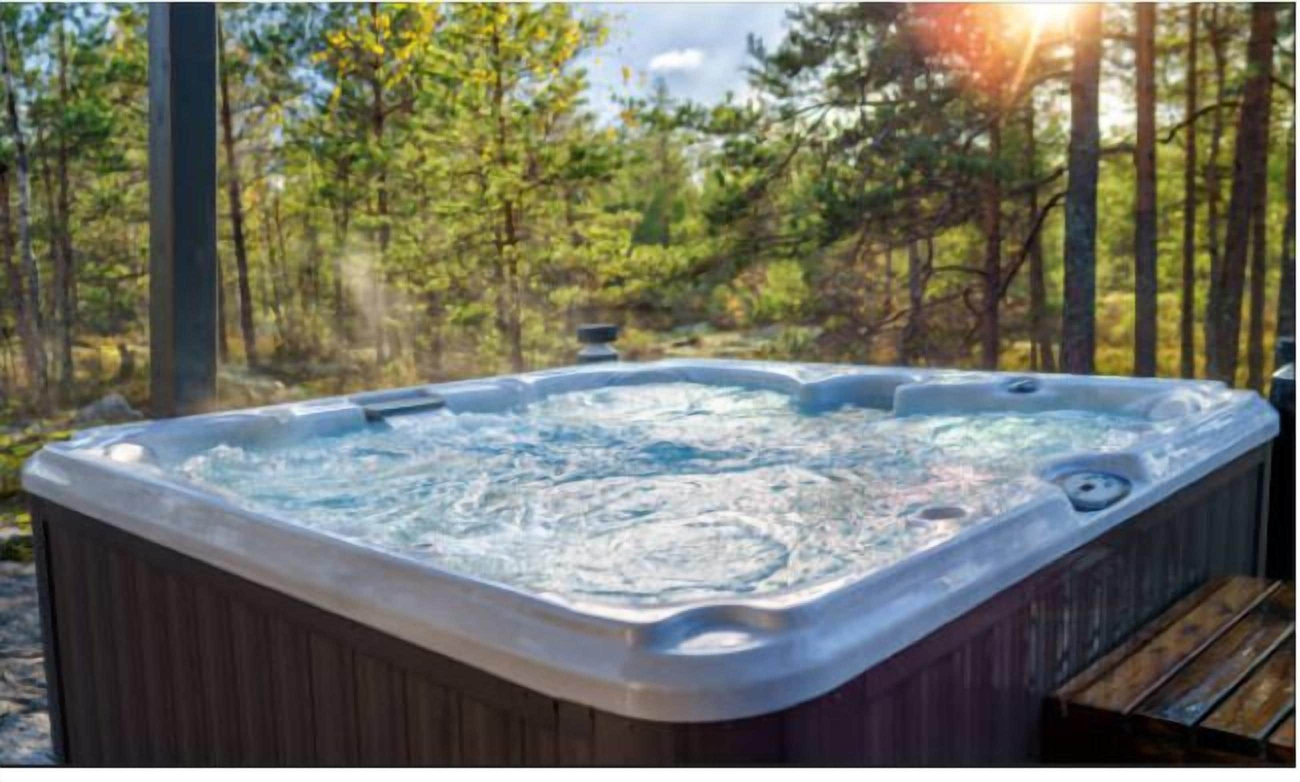 Banyera d'hidromassatge a l'aire lliure