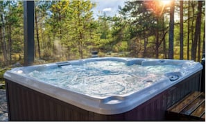 Tina de hidromasaje al aire libre