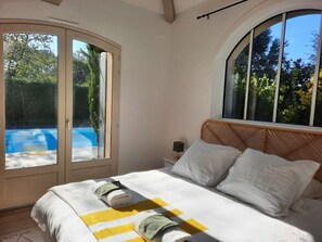 5 bedrooms, iron/ironing board, free WiFi, bed sheets