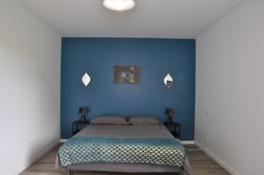 3 makuuhuonetta, silitysrauta/-lauta, ilmainen Wi-Fi, vuodevaatteet