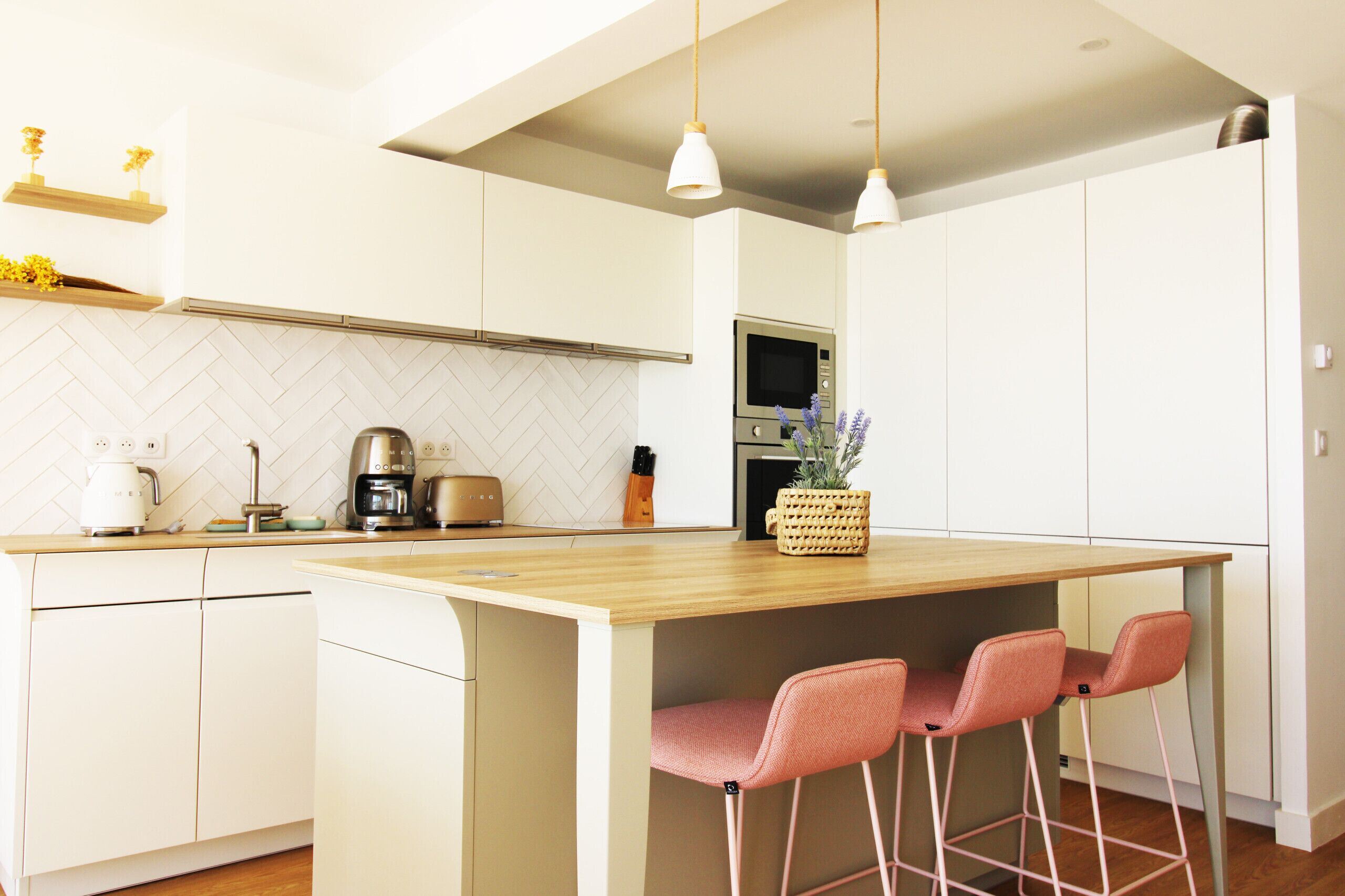 Kühlschrank, Mikrowelle, Ofen, Geschirrspüler