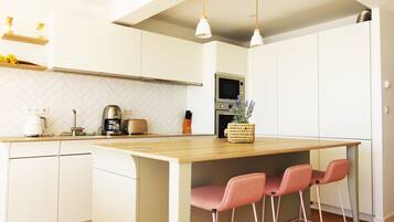 Fridge, microwave, oven, dishwasher