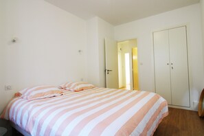 2 bedrooms, free WiFi, bed sheets - The Sablais sea view (Les Sables-d´Olonne)
