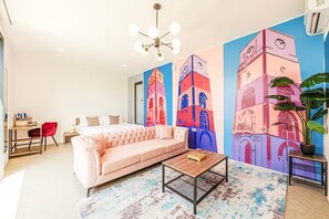 1 camera, una cassaforte in camera, una scrivania, Wi-Fi gratuito