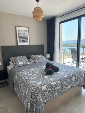 Bügeleisen/Bügelbrett, WLAN, Bettwäsche