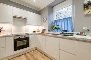 Fridge, microwave, oven, dishwasher - Market Street (No 28a) | St Andrews (St Andrews)