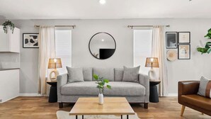 Unclassified image, 3 of 21, button - The Cowgirl Cottage- Bright 3BR in The Nations + Close to Broadway & Dining (Nashville)