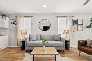 Una Smart TV, una oficina