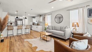 Unclassified image, 2 of 21, button - The Cowgirl Cottage- Bright 3BR in The Nations + Close to Broadway & Dining (Nashville)