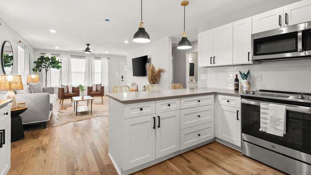 Unclassified image, 1 of 21, button - The Cowgirl Cottage- Bright 3BR in The Nations + Close to Broadway & Dining (Nashville)