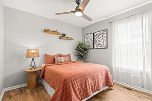 3 dormitorios, tabla de planchar con plancha, wifi gratis y ropa de cama