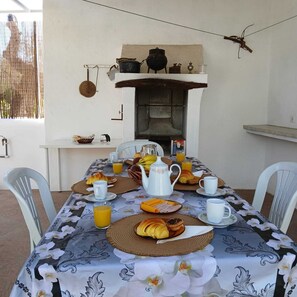 Huis, 2 slaapkamers, roken, terras | Buiten dineren