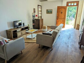 Télévision à écran plat