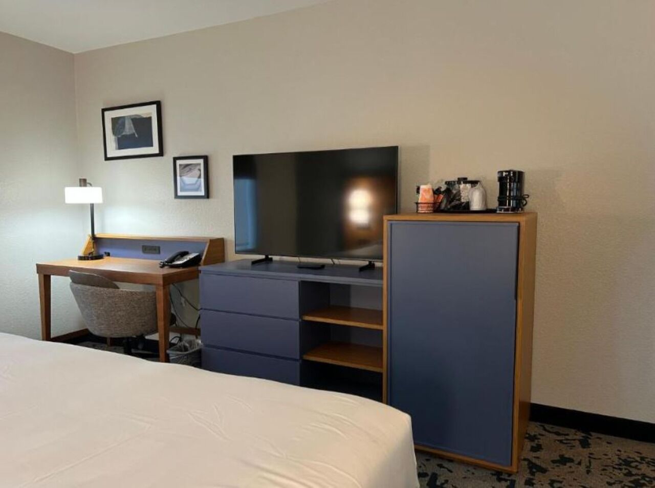 2 slaapkamers, een strijkplank/strijkijzer, gratis wifi, beddengoed